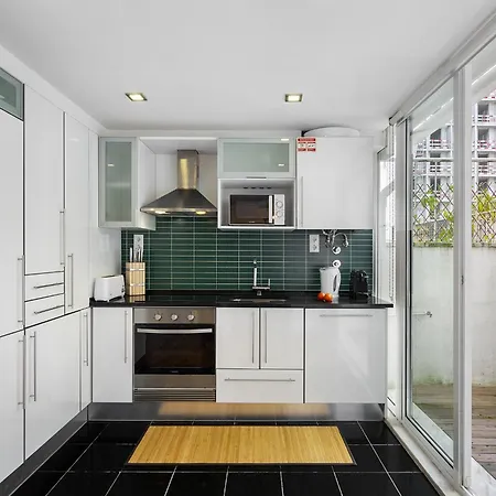Whome Serenity: Entrecampos Terrace Haven * Lisbon