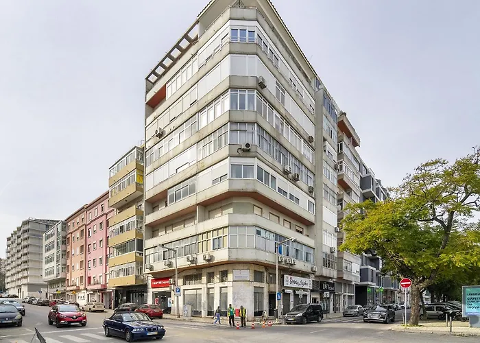 Whome Serenity: Entrecampos Terrace Haven דירה ליסבון